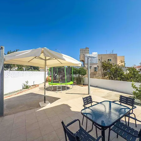 Chris Family - Walk To Fig Tree Bay Villa *