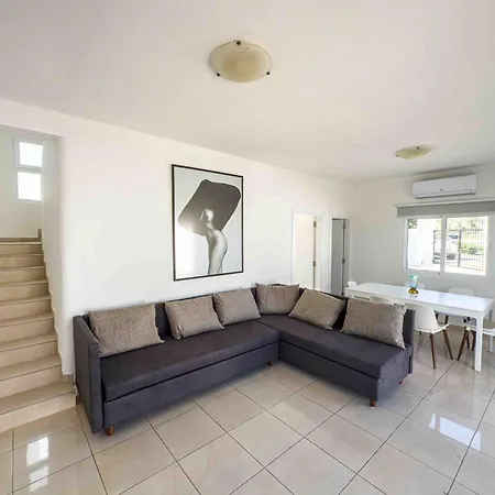 Chris Family - Walk To Fig Tree Bay Villa Protaras