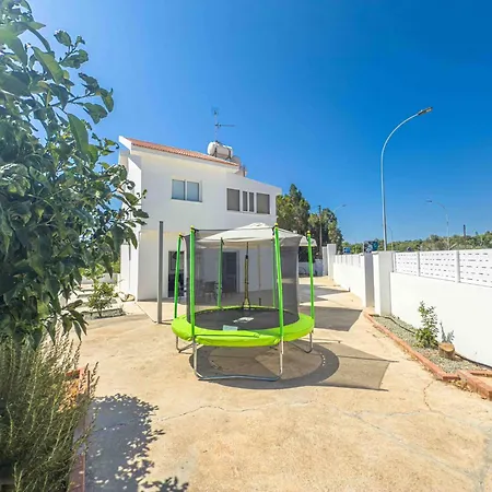 Chris Family - Walk To Fig Tree Bay Villa Protaras
